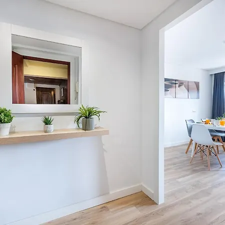 797 - Piso Reformado Con Amplia Terraza Carihue * Torremolinos