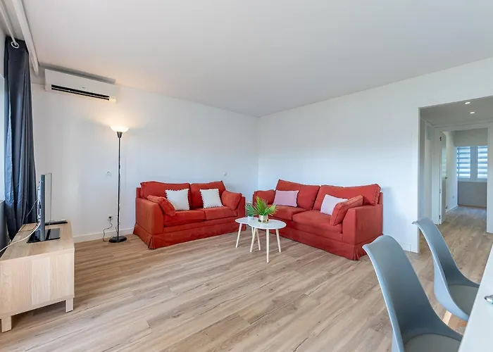 797 - Piso Reformado Con Amplia Terraza Carihue Torremolinos