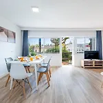 797 - Piso Reformado Con Amplia Terraza Carihue דירה טורמולינוס