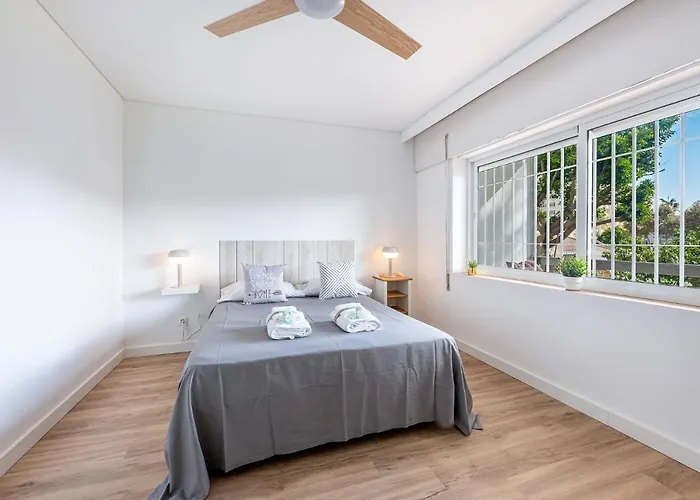 797 - Piso Reformado Con Amplia Terraza Carihue Torremolinos